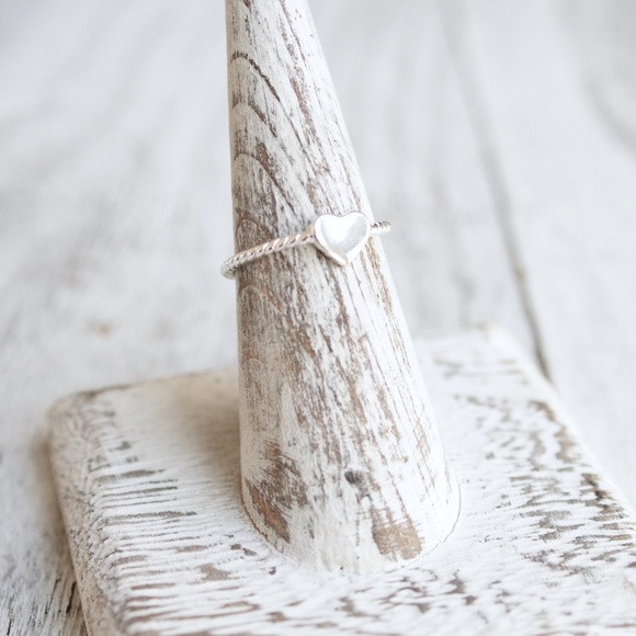 Silver heart ring sterling silver NWT - Picture 4 of 5